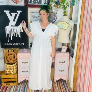 White Ruffled Tiered Gown with Flutter Sleeves Size Small NWT